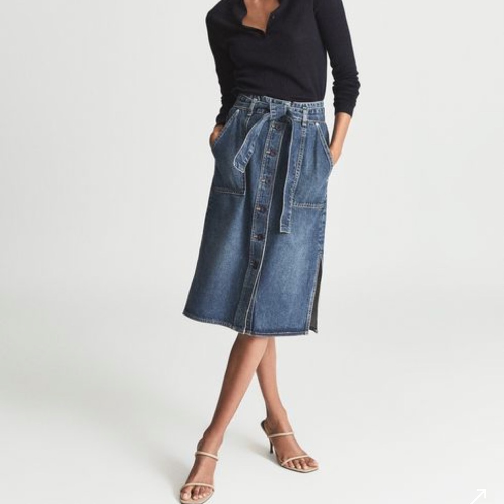 JUNO
BELTED DENIM MIDI SKIRT